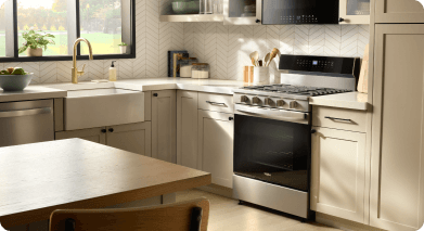 A Whirlpool® range in a modern kitchen