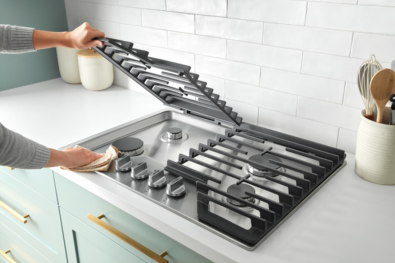 Whirlpool® Gas Cooktop with EZ-2-Lift Hinged Cast-Iron Grates
