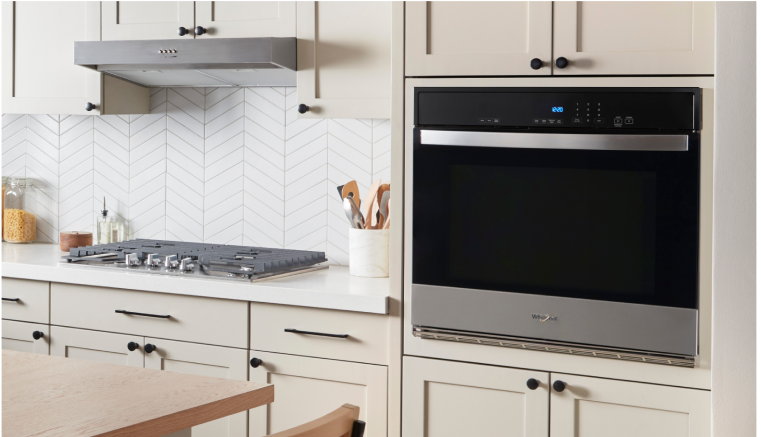 A Whirlpool® Single Wall Oven